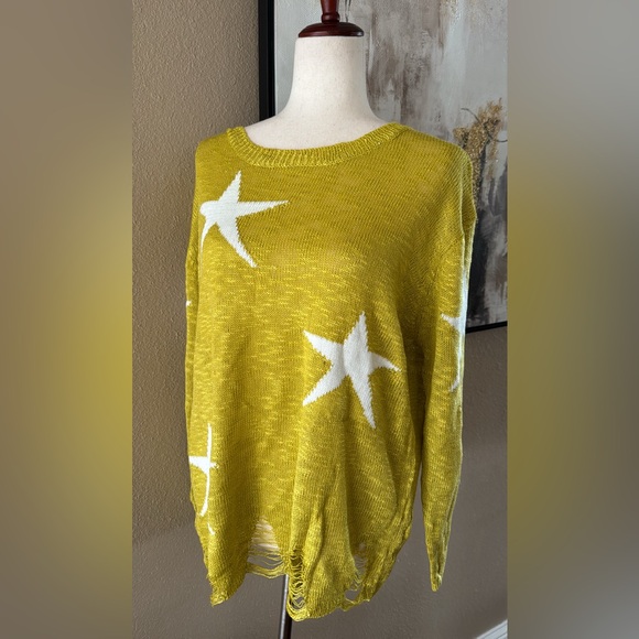 Yellow star print distressed sweater - Picture 6 of 8